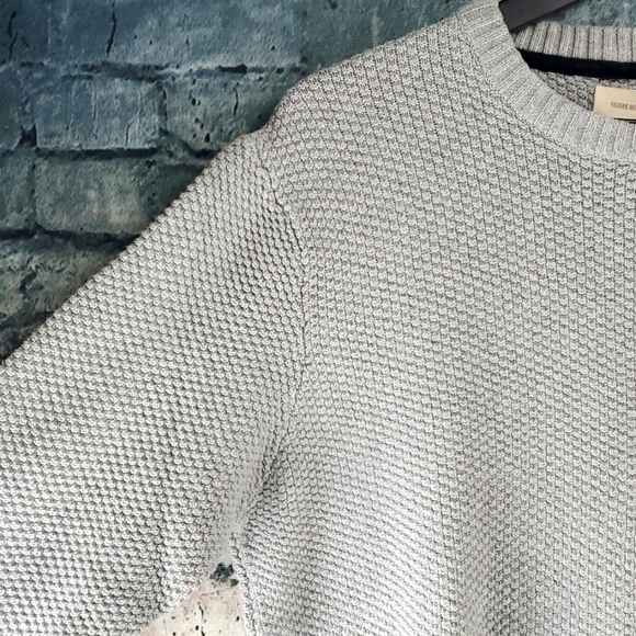 Frederik Anderson Copenhagen | Gray and Black Textured Knit Pullover Sweater - Picture 4 of 9